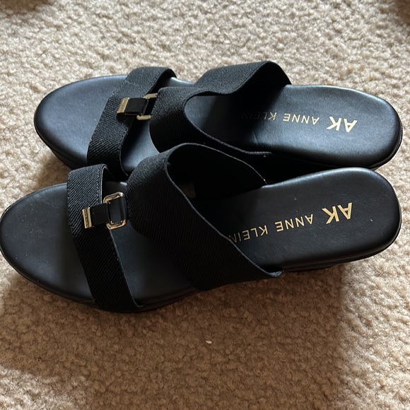 Size 9 Ann Klein wedges worn once - Picture 2 of 4